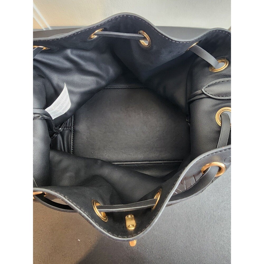 STEVE MADDEN Black Bucket Bag - Picture 3 of 7